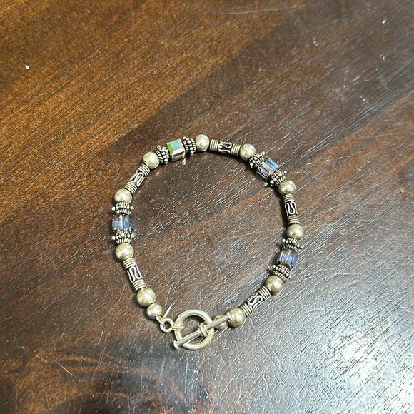 Vintage Silpada Sterling Silver and Swarovski Crystal
Bead Bracelet B0912 - Picture 2 of 5